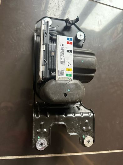 bmw x5 g05  air suspension pump and air tank