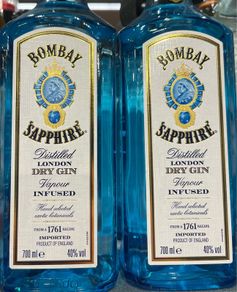 bombay sapphire gin bottle