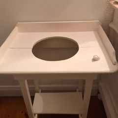 Antique jug and bowl table