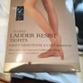 21 pairs of Tights, new (25367) Image 2