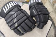 Warrior DX4 hockey gloves senior small