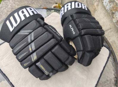 Warrior DX4 hockey gloves senior small