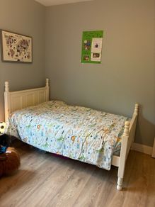 Small Double bed 4 ft