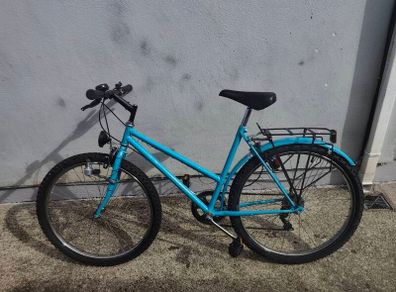 small women bike 7 gear  ,all good working with good tires  26"wheels