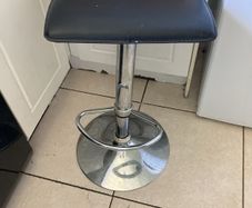 Adjustable swivel chair