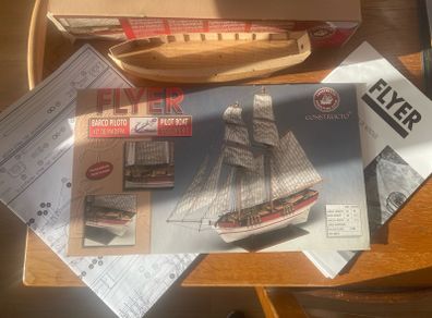 Constructo 1:100 scale Flyer Pilot boat model