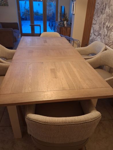 Extendable Solid oak table