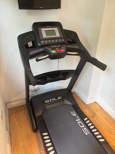 Treadmill - Sole F63