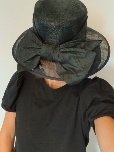Elegant black hat
