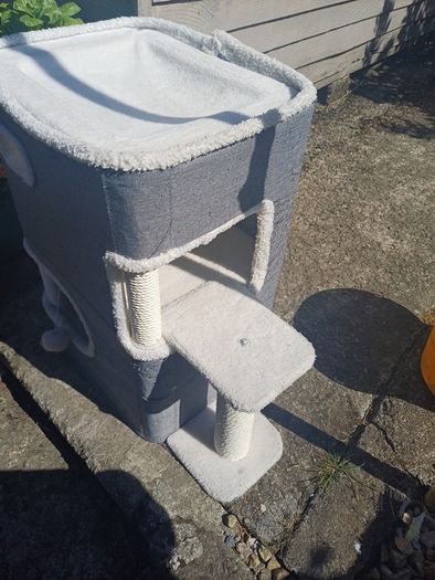 cat house
