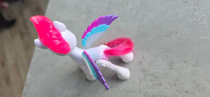 4euro Each - Select in comments - New Generation Moulded 3 inch  Figure Sparkle Glitter Hasbro Crystal Adventure MLP G5 My Little Pony