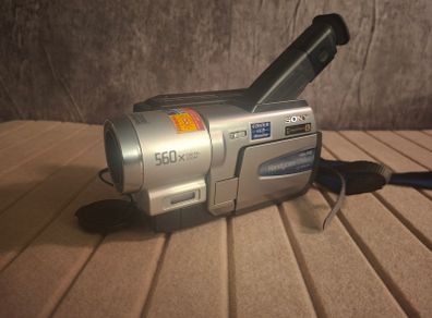 Vintage Sony Handycam CCD-TRV59E Hi8 Video8 Camcorder Bundle - Tested & Working!