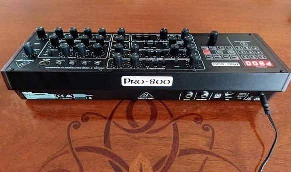 Behringer Pro-800
