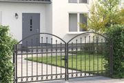 Fence Gate Double Door with Arched Top Steel 300x125 cm Black