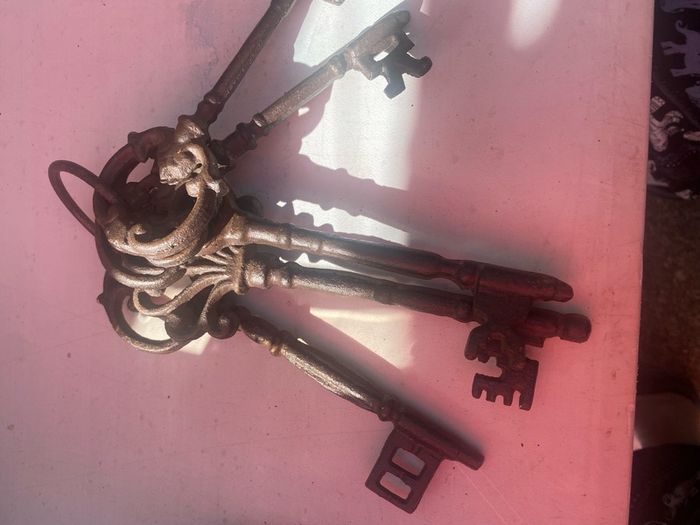 Jailer Skeleton Keys