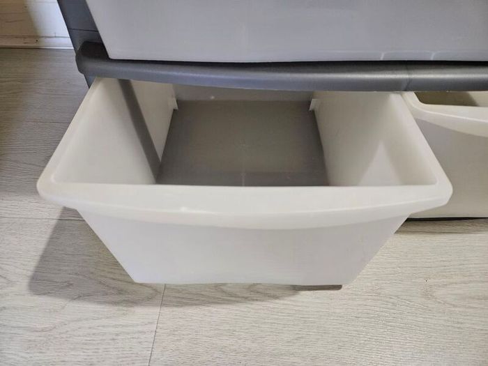 bathroom chest of drawers / storage