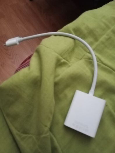 apple shuffle & iPod.