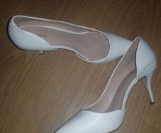 Aldo off white heels