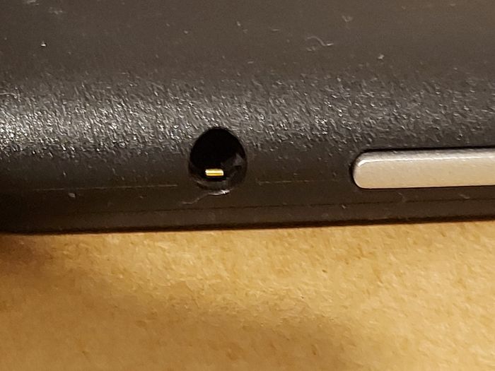 Amazon Fire 5th Generation, 8GB, Model SV98LN in very good cosmetic condition, but needs new Battery