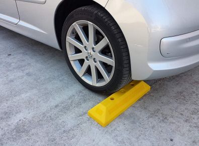 Plastic Parking Wheel Stop 53x15x9.5cm 1 Piece Yellow