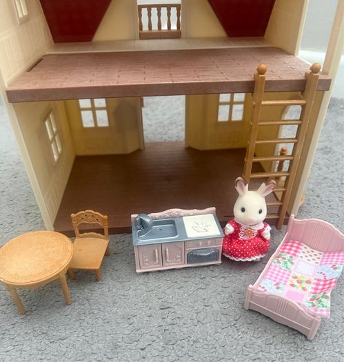 Sylvanian families house red roof cosy cottage