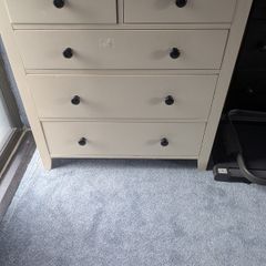 Chest of drawers
