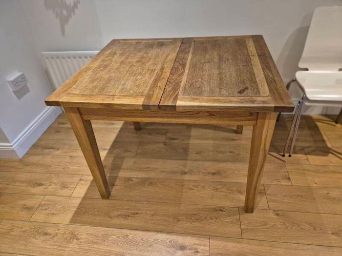 Solid Oak Dining Table - compact size (missing an extension leaf)