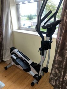 Cross trainer