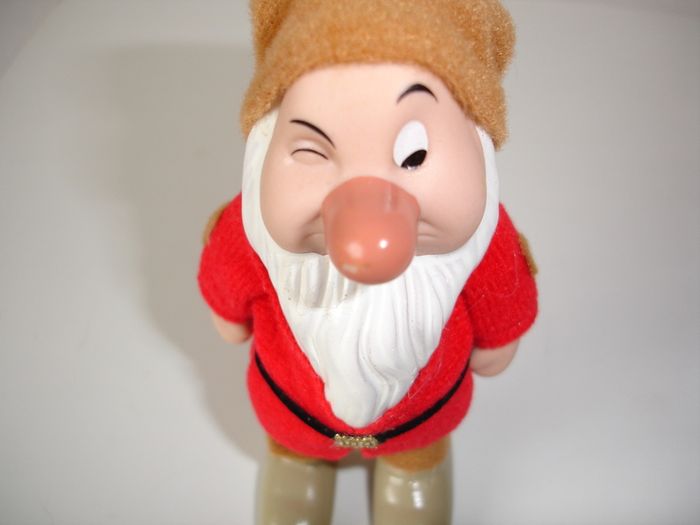 Disney Three Dwarfts  Porcelain Doll Figures Deagostini 2005