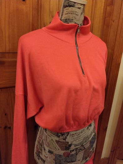 prettylittlethings Pink Zip Up Cropped top jumper