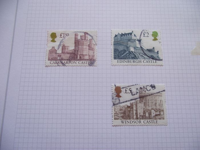 A valuable comprehensive collection of Elizabeth II stamps, hinged in the album (1952-2000)