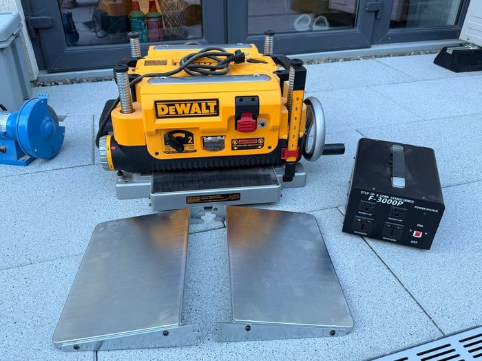 DeWalt DW735 Thickness Planer