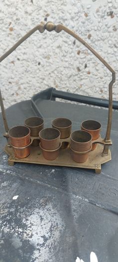 vintage copper ,brass shot rack ,,unusual,,see pictures for condition, used condition, needs a clean ,sold as seen buyer collects or pays postage thank you