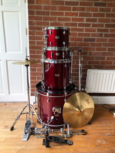 Pearl Forum Series Drum Kit w/ Hardware + Cymbals