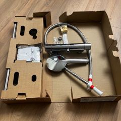 Sonas mixer shower tap and rail