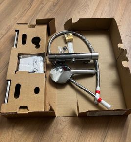 Sonas mixer shower tap and rail