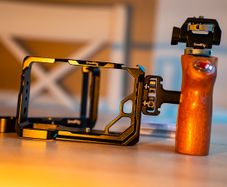 Smallrig 3081 Full Cage for Sony A7C + Smallrig 3089 L-Bracket + 9H Tempered Glass Screen Protector x2 + Monitor mount + Wooden recording side handle