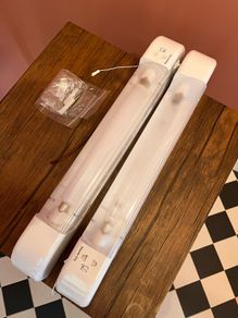 2 bathroom wall lights