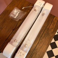 2 bathroom wall lights