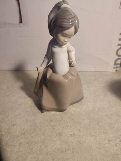 Lladro Nao Young Girl Porcelain Figurine in Tan Dress