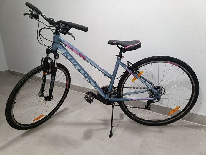 ladies bike Kelly's in mint condition.