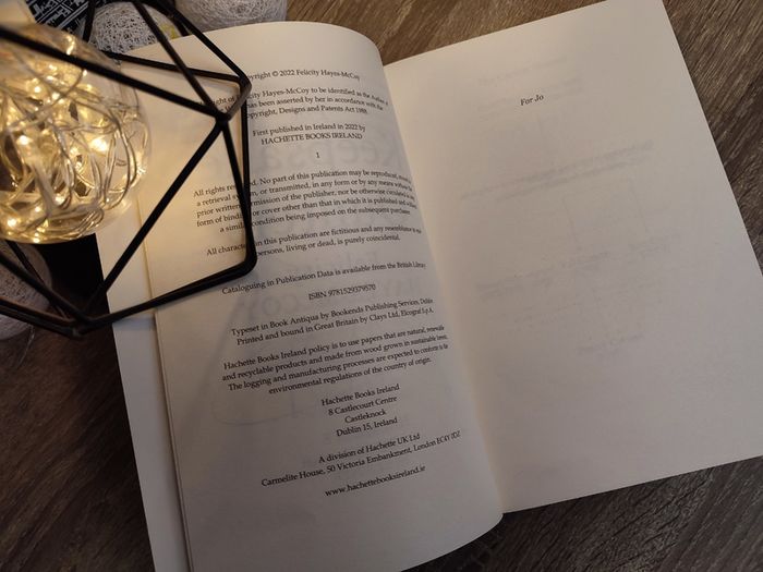 The Keepsake Quilters ! HAND SIGNED by Felicity Hayes-McCoy ! 2022 ! by Hachette Books ! AUTOGRAPH !