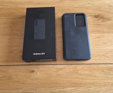 Samsung S24 with flip cover and box