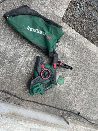Leaf blower