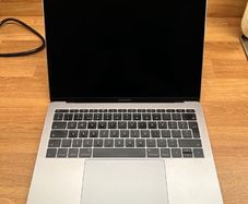 MacBook pro 2017 13" space grey