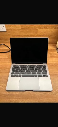 MacBook pro 2017 13" space grey