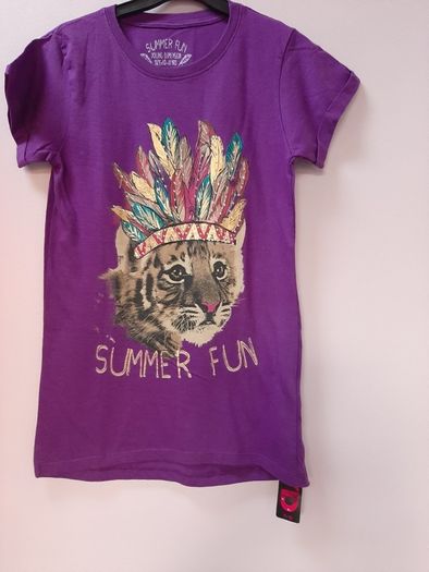 new tee shirt short sleeves tag attached