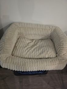 Nicole Miller Luxury Plush Dog Bed  Removable Washable Cover