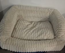Nicole Miller Luxury Plush Dog Bed  Removable Washable Cover