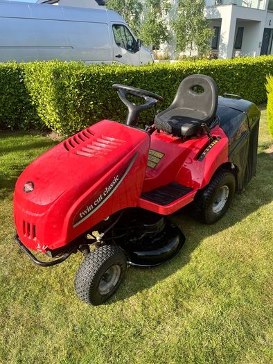 Ride on lawnmower